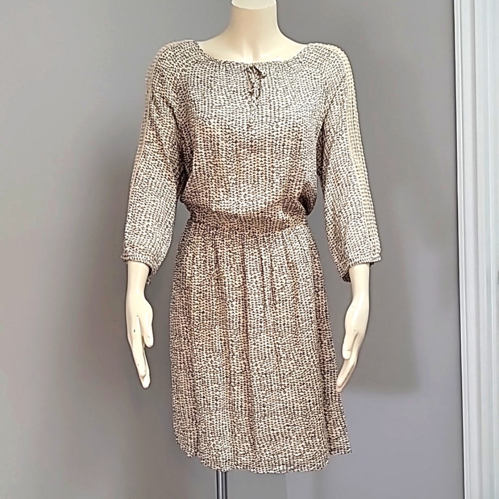 Reitmans dress elastic waist cream with lace insert sleeve sz Med